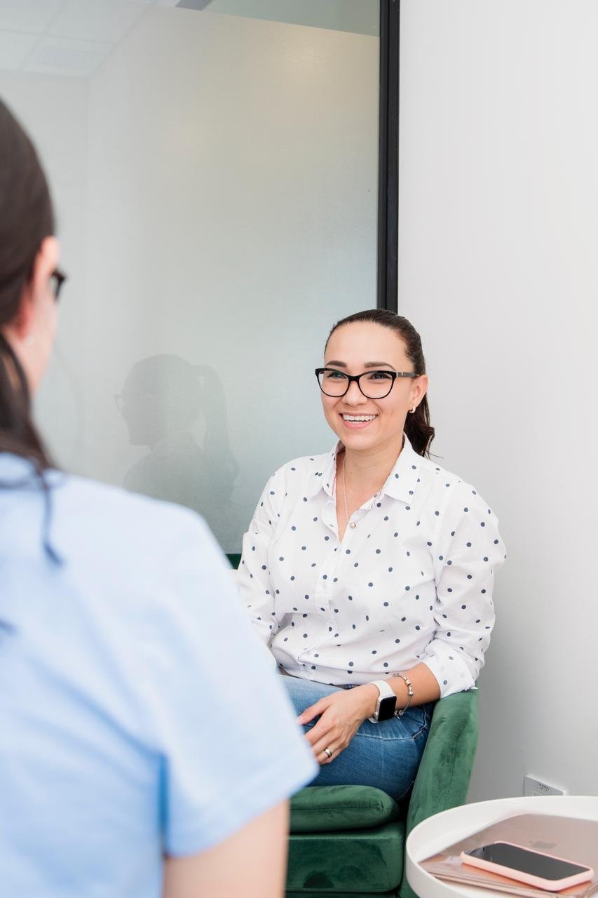 Psicóloga Amelia Reyes, especialista en salud mental materna y psicología materna en Heredia, Costa Rica